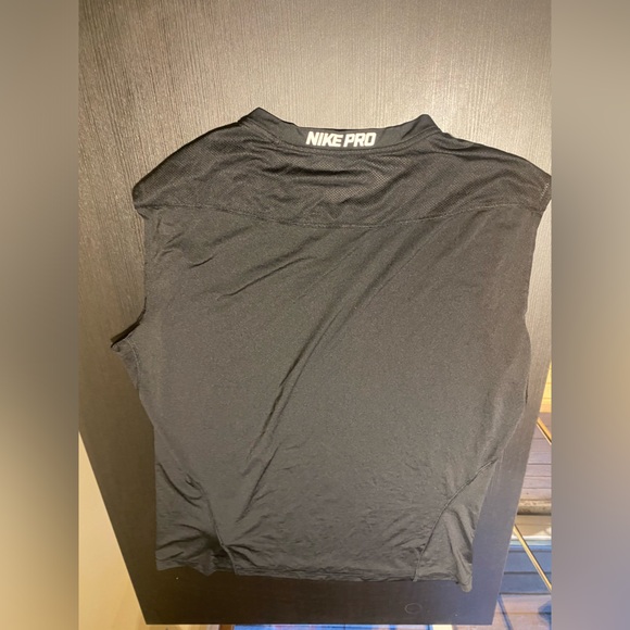 Nike workout tank - Picture 2 of 4